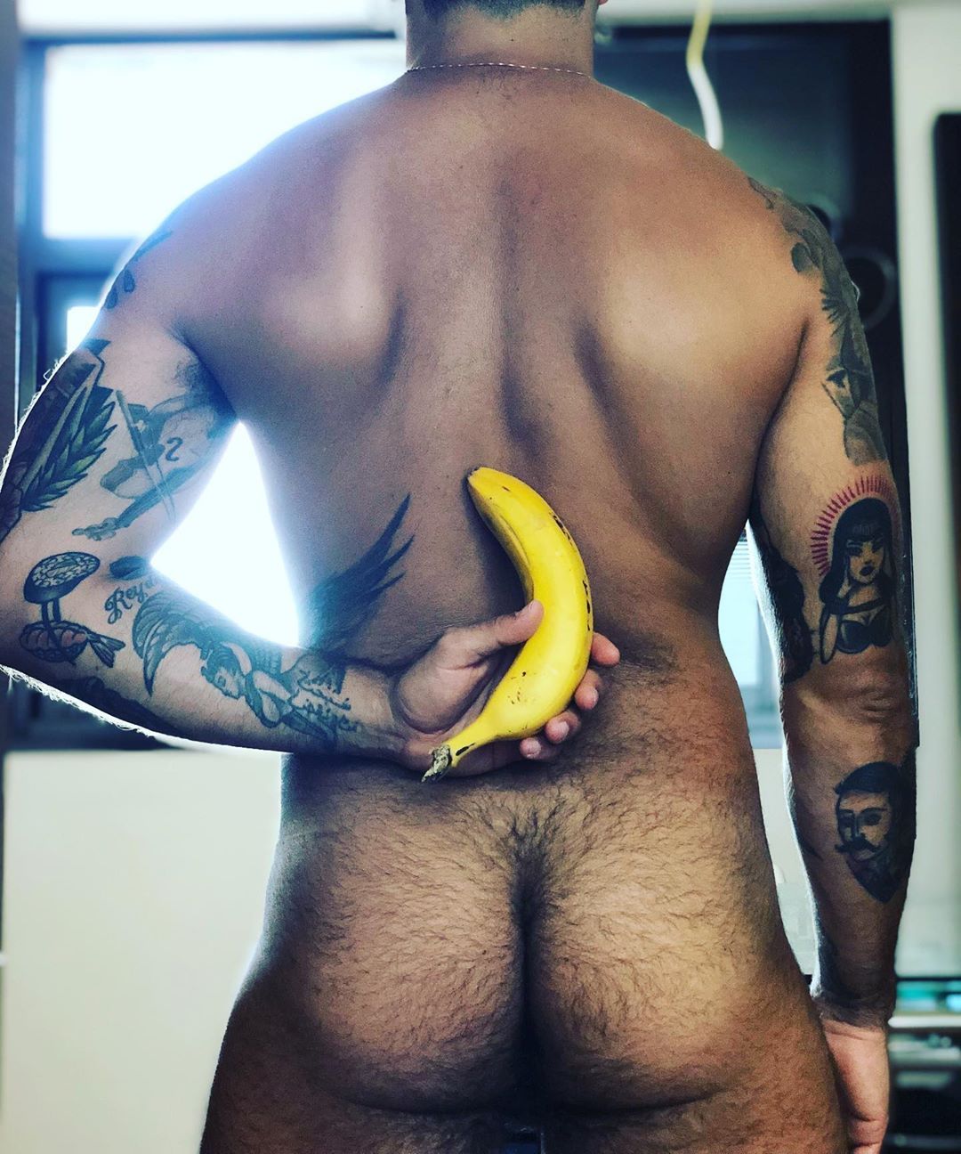 hugoajm:  🍌 el mejor plátano es el de Canarias🍌https://www.instagram.com/p/ByYaf_VCIlQ/?igshid=325hi7gaujmp