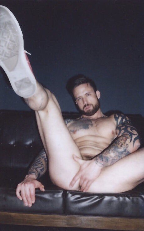 bigfatmalebutts:instagram.com/hottestmalebubblebutts