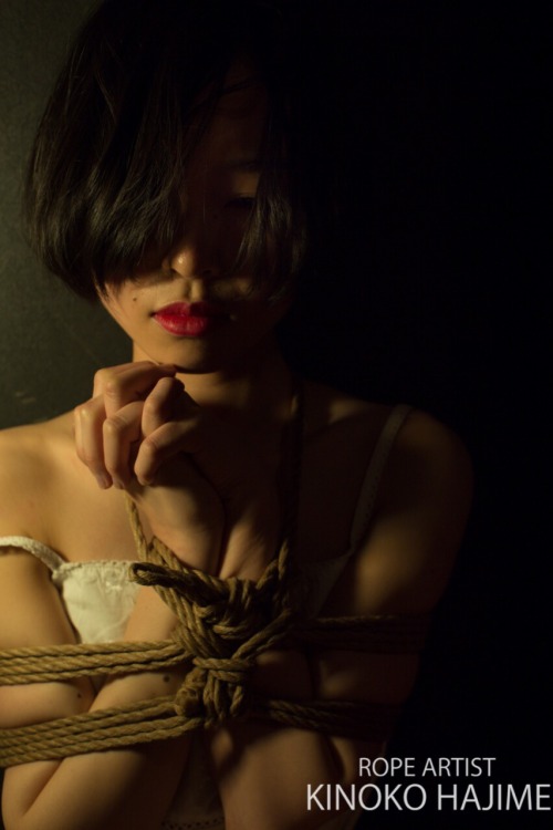 kinokohajime:  写真 一鬼のこ モデル 愛縄のお客さ photo Kinoko Hajime Rope Art Kinoko Hajime Model Ainawa girl http://shibari.jp 