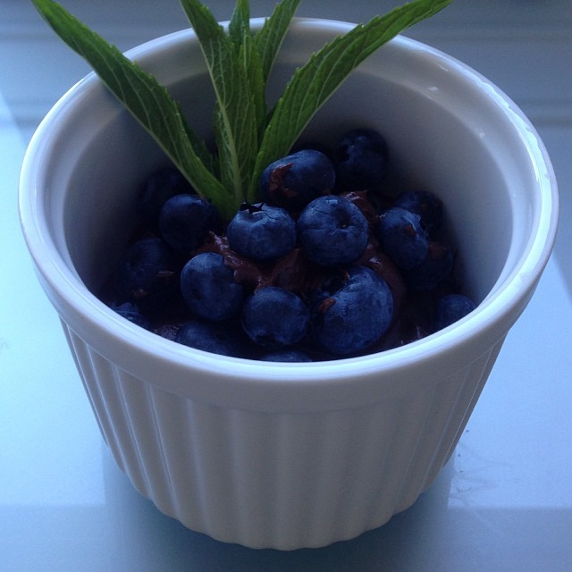 workitoutmamma:  Avocado choc mousse topped with blueberries if you feel like something