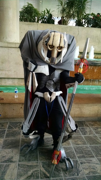 my personal favorite cosplay of the whole con. the way his legs articulated as he moved around? unbe