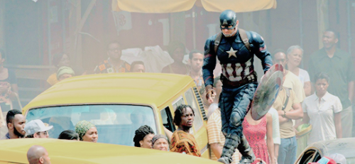 XXX marvelsource:  Chris Evans on the set of ‘Captain photo