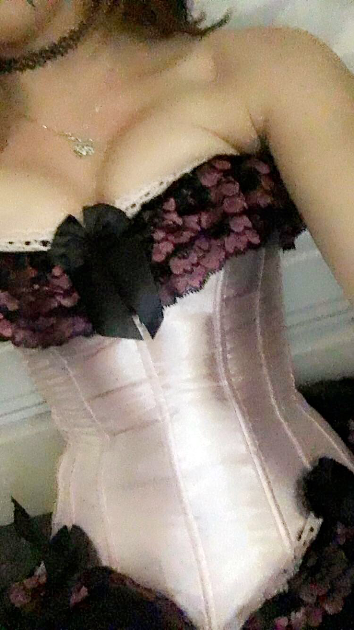 alittlesecretkiss:  Dem titties tho.