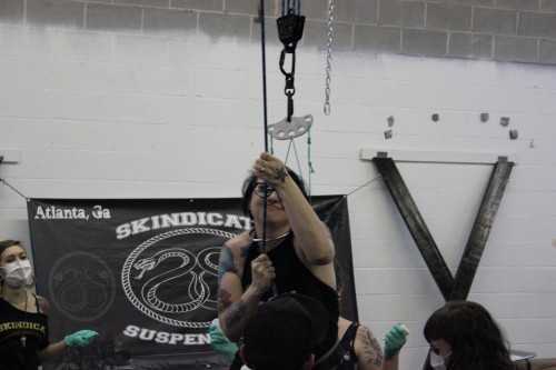 sein-katzchen:  the 3rd and final position in my transfer suspension on May 25th, 2014 with skindicatesuspensions what you see here is after my knees were cut down, I became lightheaded so I sat for a few minutes, got something to drink, another glucose