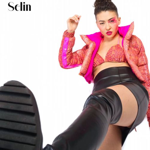 So In LOOVE With Thus Shoot. MOONZADDY Is The Designer That's Both Exclusive & Accessible, Host, Insta-hottie
