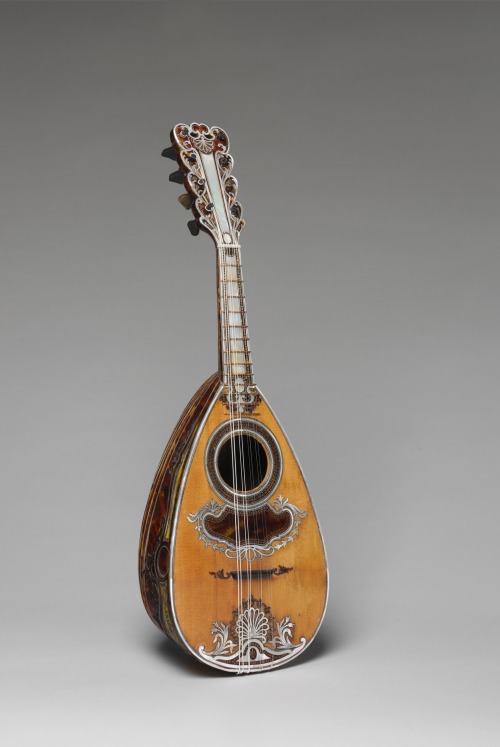 drawpaintprint: Antonio Vinaccia (Italian, active 1754–1781)Mandolin, 1781Spruce, tortoiseshel