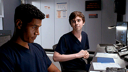 soulbates:When you want to give someone a reassuring pat on the shoulder but you’re not great 