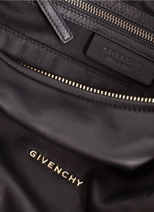 GIVENCHY 