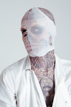 thezombieboy:  by Julian Hargreaves 