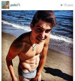 Instagram: pollo71