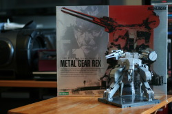smallflurogreenpanda:  Metal Gear REX 