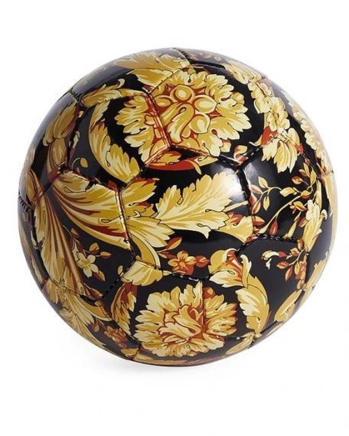 VERSACE HOME
Baroque Soccer Ball.

Available at our Sydney showroom. 
Visit us and view the entire collection of 
VERSACE HOME.
Open Monday : Saturday 10am - 6 pm.

Our world class european designed furniture showrooms are located in Sydney’s design precinct of Waterloo showcasing the worlds finest luxury branded Italian furniture made in Italy.

#palazzodisegno #palazzocollezioni #luxury #luxurylife #luxurylifestyle #luxuryrealestate #luxurydesign #luxuryworld #luxurybrand #interior #interiordesign #interiordesigner #design #moderninterior #classicinterior #millionaire #entrepreneur #lifestyle #italy #madeinitaly #italianfurniture #sydney #waterloo #waterloodesignprecinct #livingroom #arsenal #manchesterunited #soccer #soccerball #versacehomeaustralia #palazzocollezioni#palazzo collezioni#luxury#lux#designer#luxurylifestyle