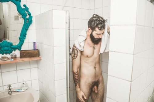 Porn photo kinky-beards:  hiphipturra:Para a NUDUS (@nudusmagazine),