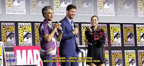 thorodinson:Taika Waititi, Chris Hemsworth & Tessa Thompson introduce “Thor: Love and Thunder” a