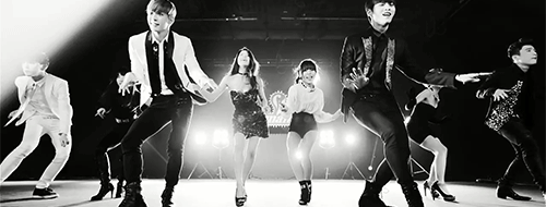 :  Hongbin and N shakin’ it 