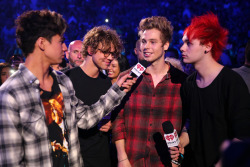 fivesource:  [HQs] 5 Seconds of Summer attend the 2014 iHeartRadio Music Festival on September 20, 2014 in Las Vegas, Nevada 