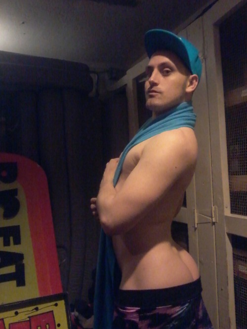 gayglutes:  jaykknight:  getting ready at work @ Fubar los angelesI guess these are like….”behind the scenes” :)  Such a hot stud!  😍😍😍