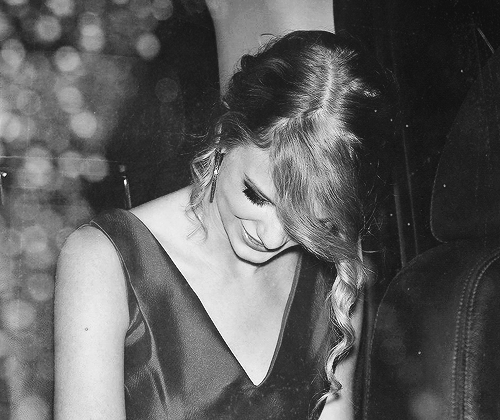 tayllorswifts:taylor swift at fashion week spring 2010 // 2009