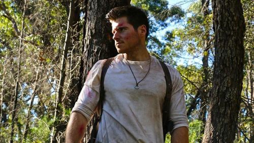 Some very hot Nathan Drake Cosplay! 😍 (X)