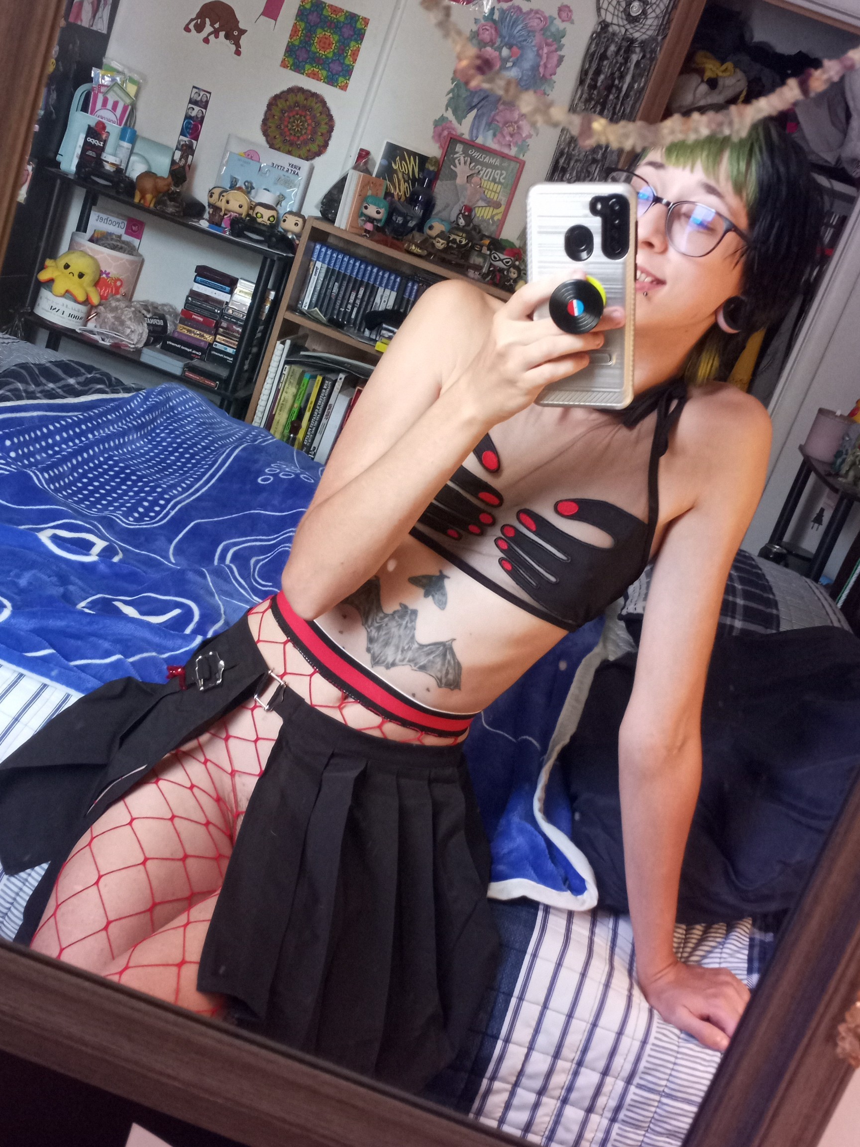 cthulustits:apparently you’re supposed to wear this skirt with something underneath??? but they didn’t specify what 😳😳😳anyways sub to my manyvids crush for only Ū, or if you prefer you can tip me 🥺😚