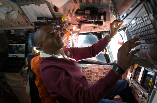 humanoidhistory:November 17, 2009 – Astronaut Robert Satcher is seen on the flight deck of the Space