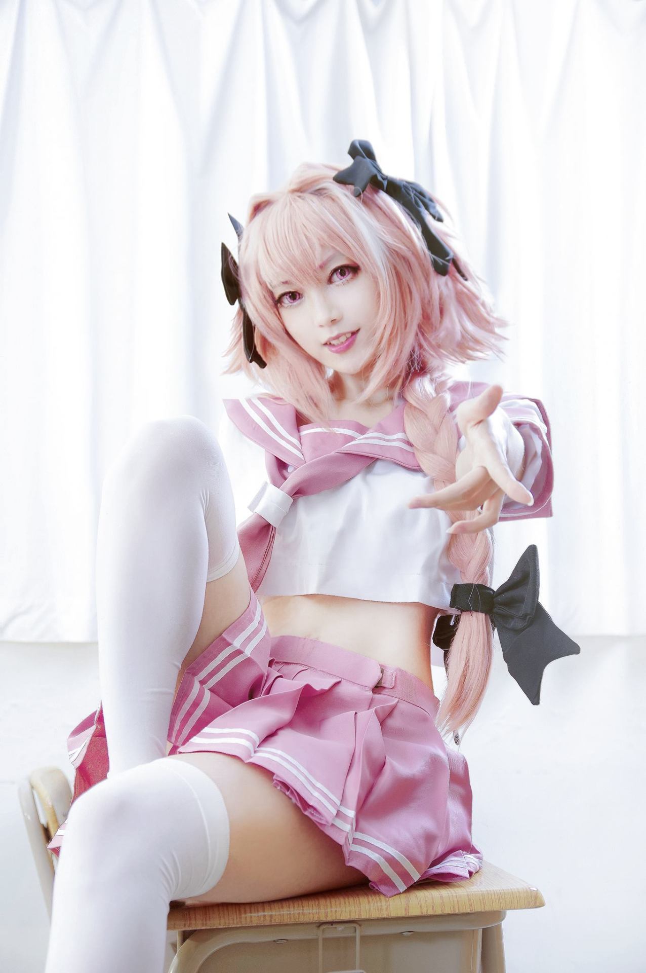 Фембой астольфо. Астольфо косплей. Astolfo косплей. Fate Astolfo Cosplay. Астольфо трап косплей.