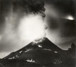 dame-de-pique:  Vesuvius, 1934 