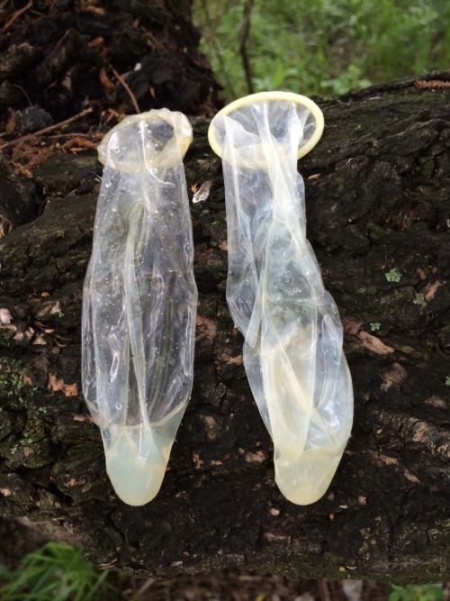 usedcondomss:  It doesn’t happen often…but sometimes one time just doesn’t seems to ease the desire. Found two used condoms full of cum…Man, made me Damn horny!