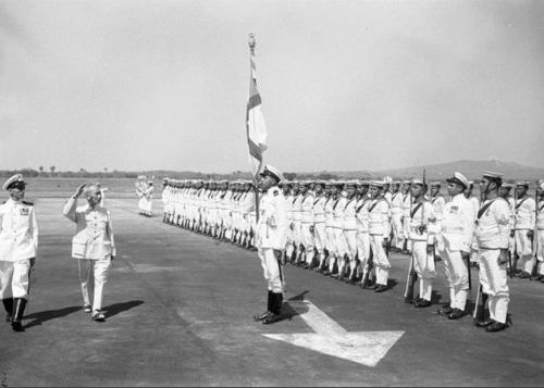 Ho Chi Minh Inspecting his guard of Honour during his visit to India, Bombay 1958 [1080×772] Check t