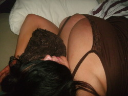 mylonelybreasts:  ~relaxing…do ya see who’s