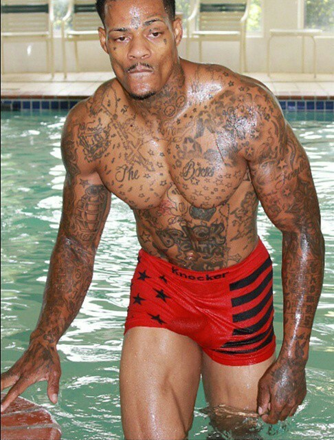 dominicanblackboy:  A hot moment wit sexy gorgeous tatted muscle hunk Jason Fitness got all that del
