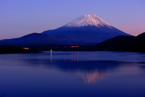 Lake Motosu (Mt.Fuji Evening)