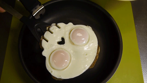 XXX pastabaek:  Skull fried eggs and bacon! ✿ photo