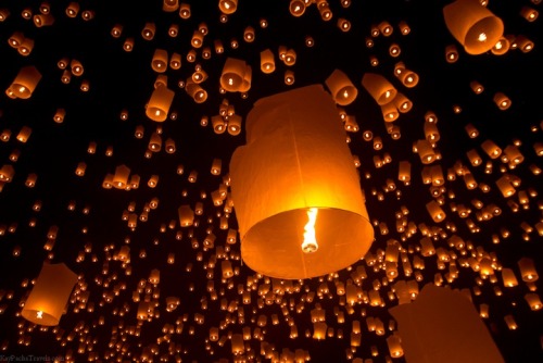 danceabletragedy: Chiang Mai’s Floating Lantern Festival