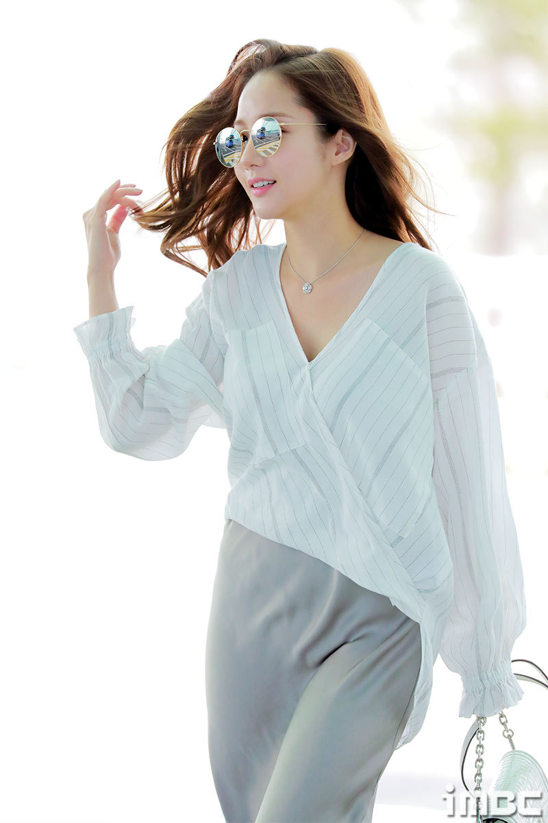 koreaactor:  박민영 10pic gfycat 5pic  via Gfycat   via Gfycat   via Gfycat  