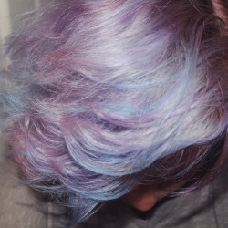 neckiedeep:  cotton candy hair is my favorite hair