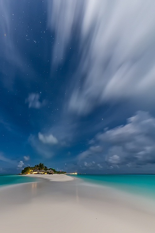 ponderation:  Maldivian Night by Christian Camana