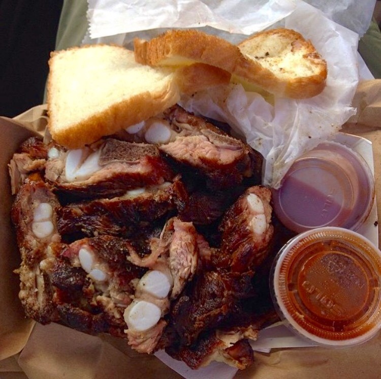black-exchange:  Lem’s Bar-B-Q  lemsque.com  Chicago, IL  CLICK HERE for more black-owned