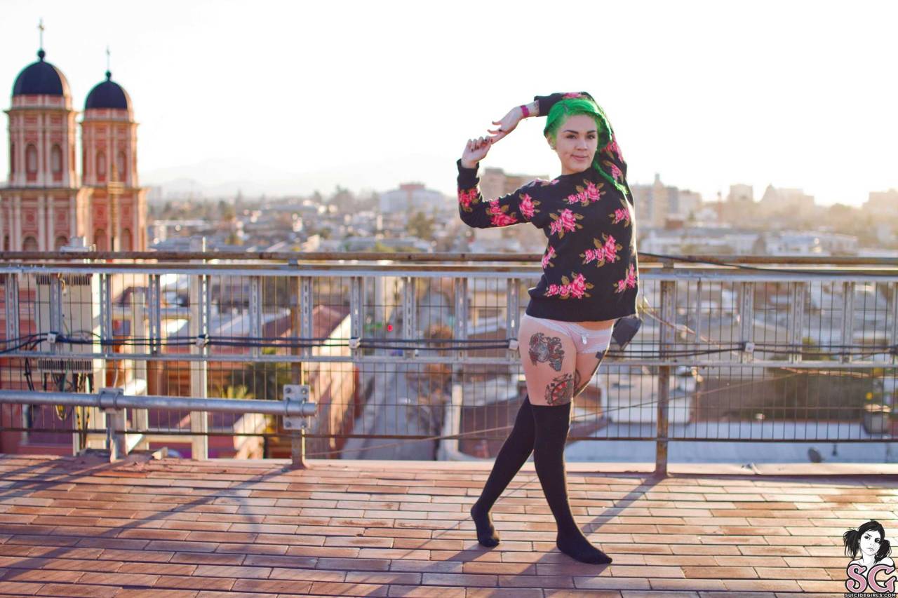 suicidegirlslover:  Kieve Suicide