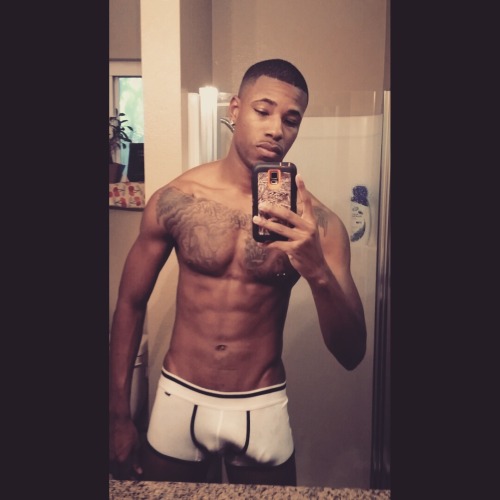 enjeanyus:  ninjadickyoudown:  IG: sway_ninja  1,000 Shades of Speechless 😍😍