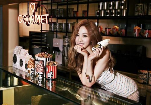 fy-bestie: [!] Haeryeong’s teaser photo for ‘Love Emotion’ Mini Album