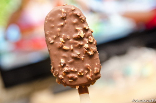 prettygirlfood:  Chocolate-Coated Ice Cream Bar