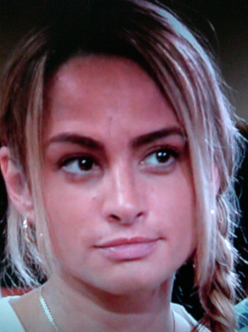 grindhousetheater:  Hot bartender, Jolene from 5th & Vine, formerly Rhythm & Brews, Staten Island NY. #BarRescue