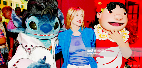 ladypresley:Priscilla Presley poses with Lilo and Stitch at the premiere and after-party for “Lilo &