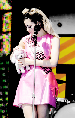 dom-wolfy:  Marina and the Stuffie :3  Love