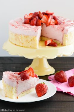 kawaii-food-is-kawaii:  Strawberry Shortcake