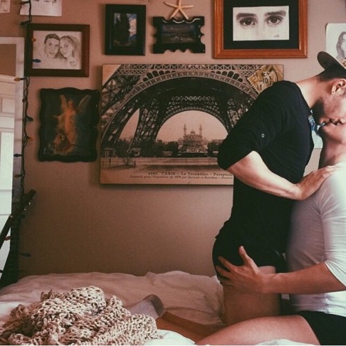 gayboy-11:  For some of the sexiest guys, and naked guys follow here: Gay Boys & Men Submit Here or Ask Me
