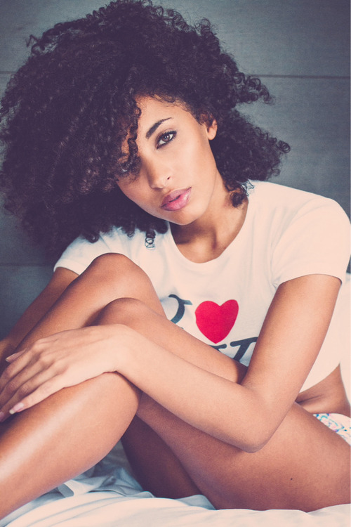 biitches-cant-handlee-my-swag:  priincess-african:  http://priincess-african.tumblr.com/  http://biitches-cant-handlee-my-swag.tumblr.com/