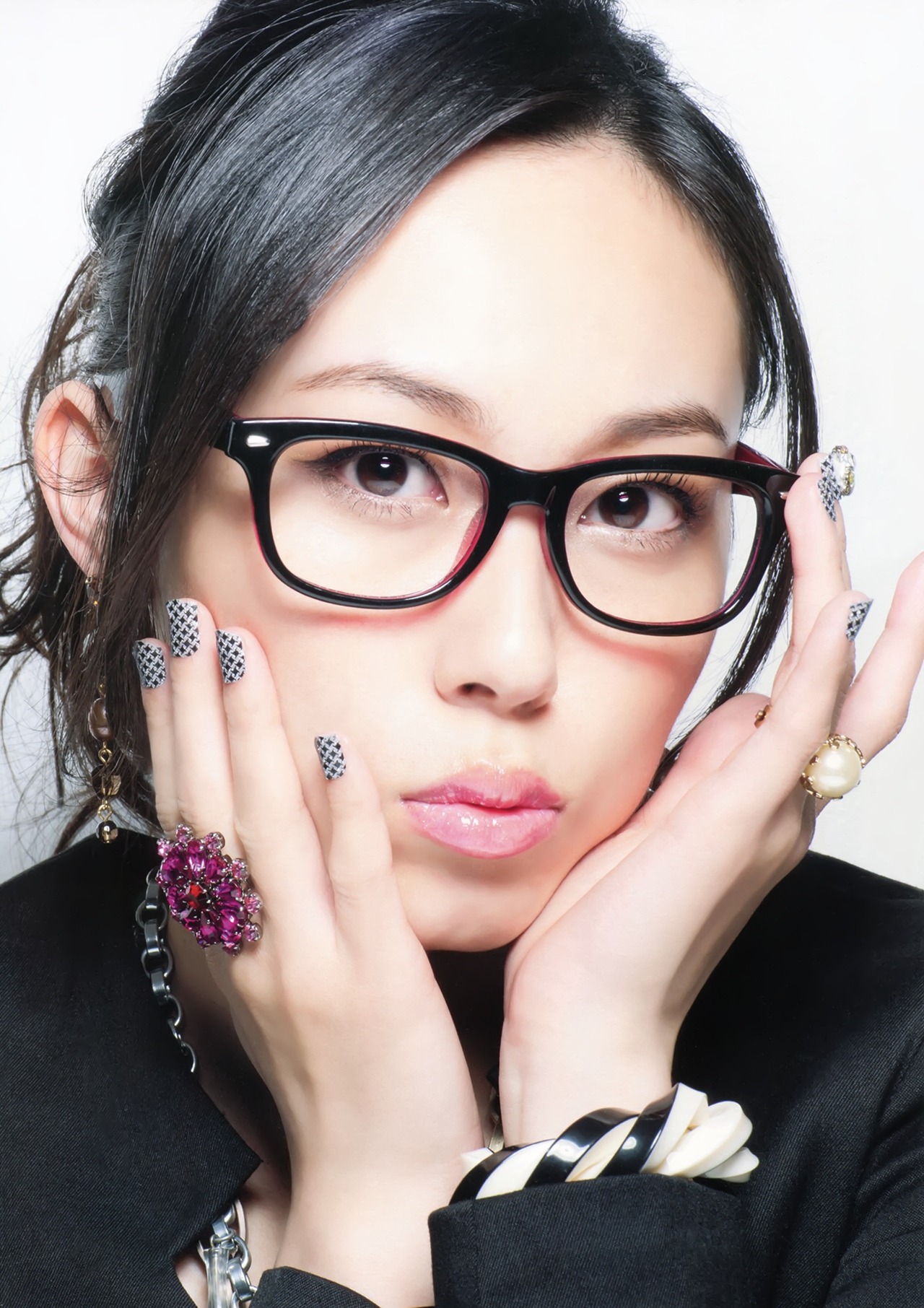 animage:  寿美菜子