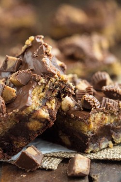 fullcravings:  Reese’s Cheesecake Brownies